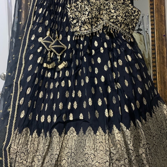 Silk lengha in size 38 - Picture 5 of 8